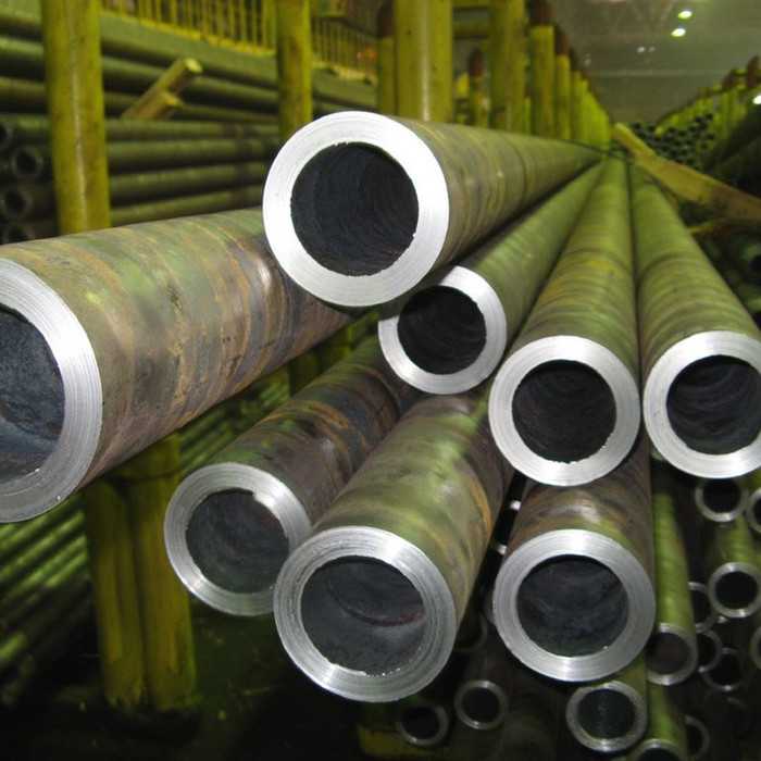 Труба бесшовная горячедеформированная 45х5 мм